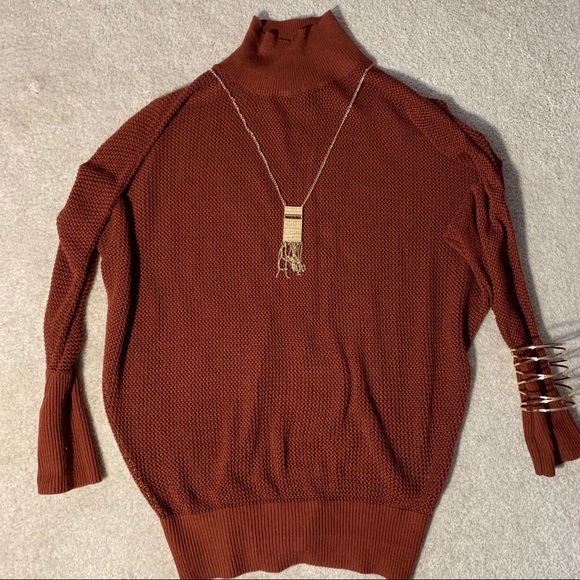 mesh mock neck top - Picture 2 of 4